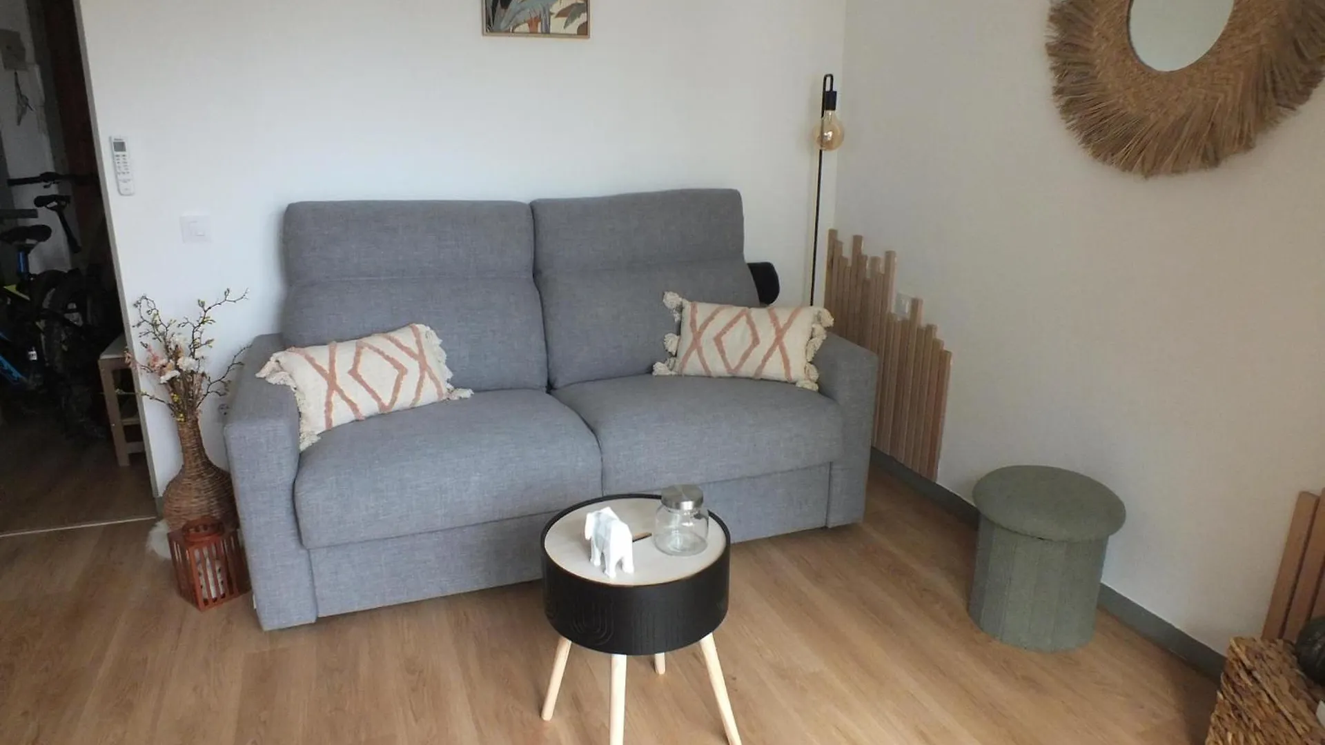 Apartamento Cerca De La Playa Con Terraza Y Aparcamiento Privado - Es-204-75 Roses 0*,  Spain