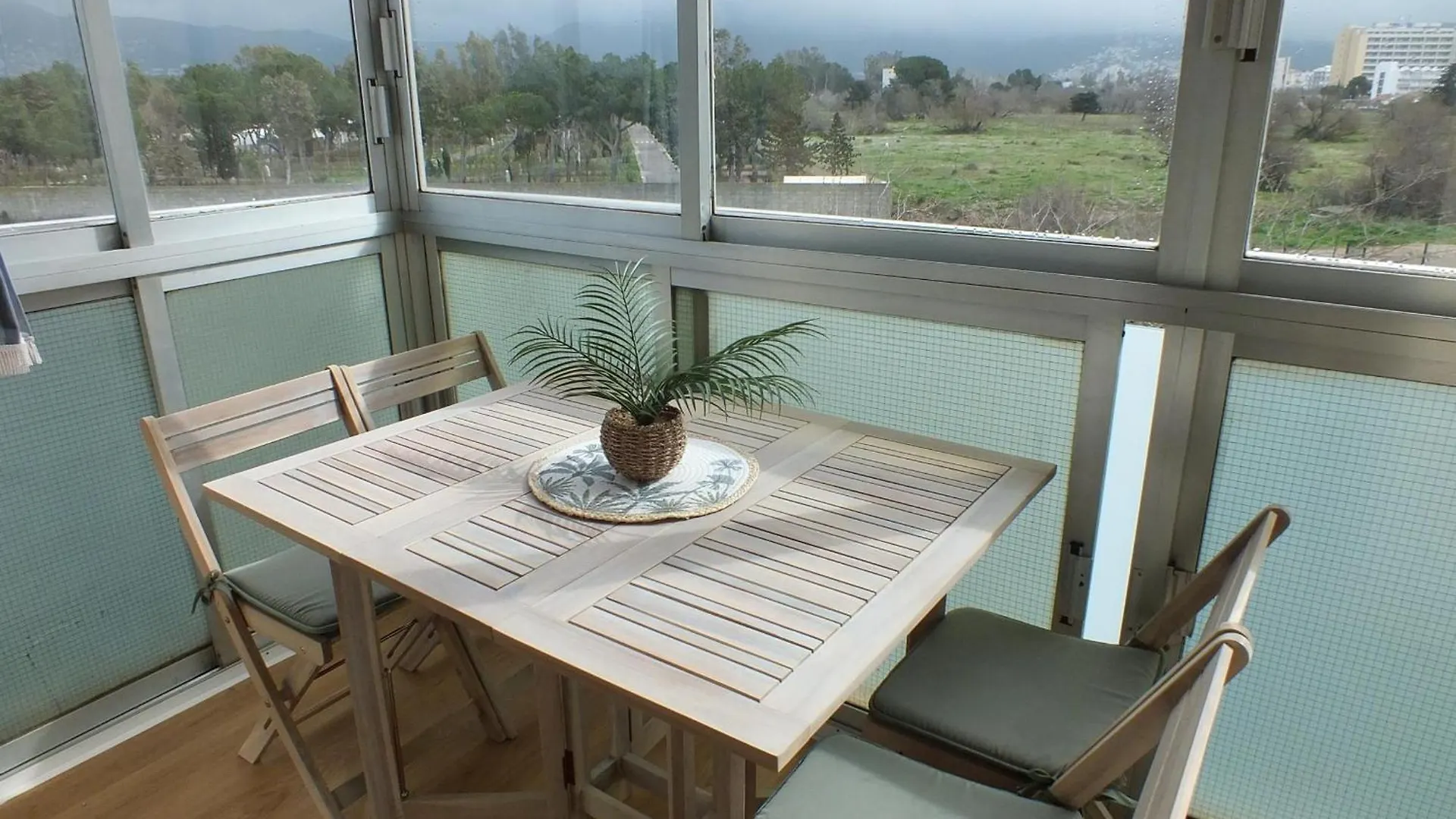 Apartamento Cerca De La Playa Con Terraza Y Aparcamiento Privado - Es-204-75 Roses