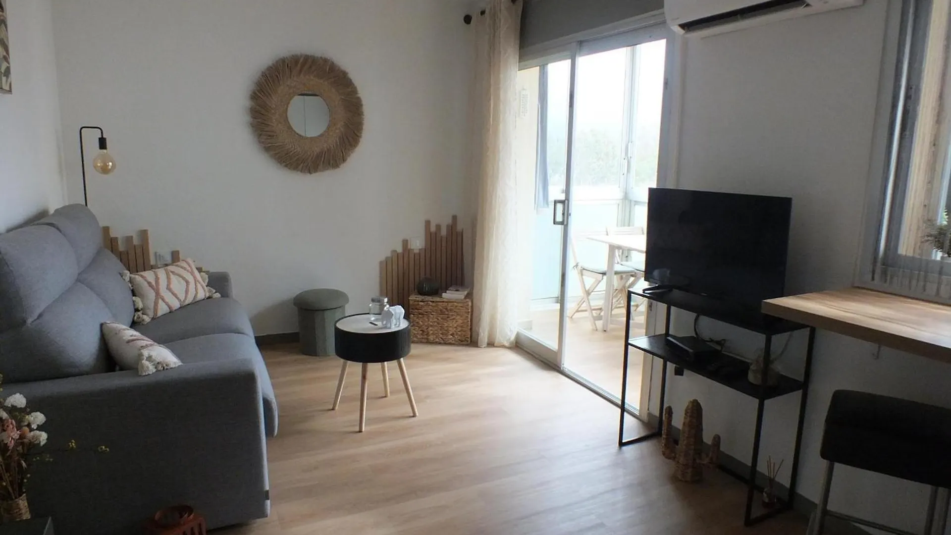 Apartamento Cerca De La Playa Con Terraza Y Aparcamiento Privado - Es-204-75 Roses Spain