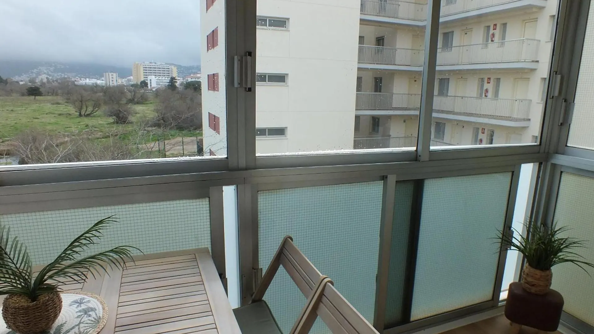 Apartamento Cerca De La Playa Con Terraza Y Aparcamiento Privado - Es-204-75 Roses 0*,  Spain